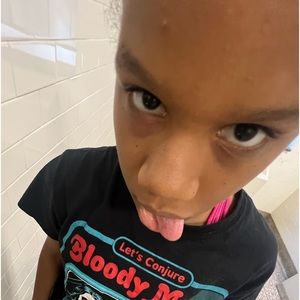 Meet your Posher, Macy